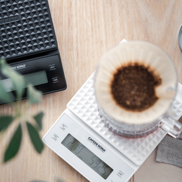 Весы электронные CAFEDE KONA светодиодный дисплей, таймер и противоскользящая поверхность, белые