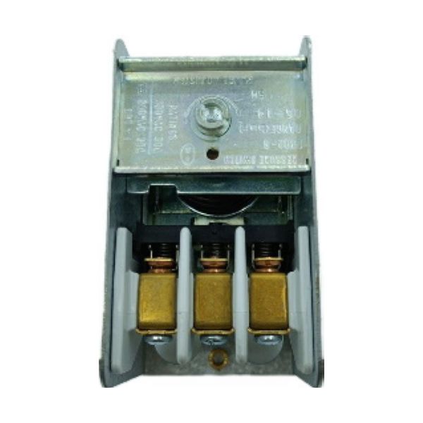 Прессостат SIRAI P302/6 трехполюсный 30А 1/4M